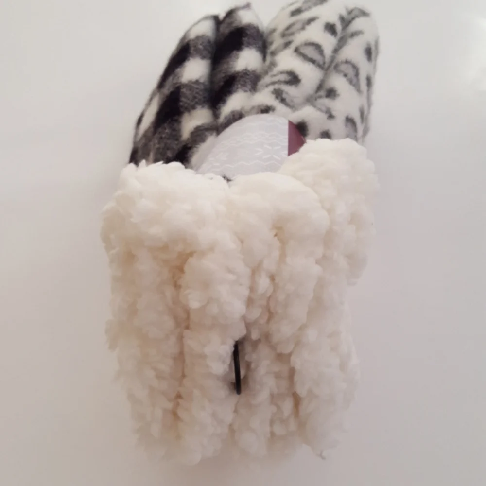 Muk Luks white brand
